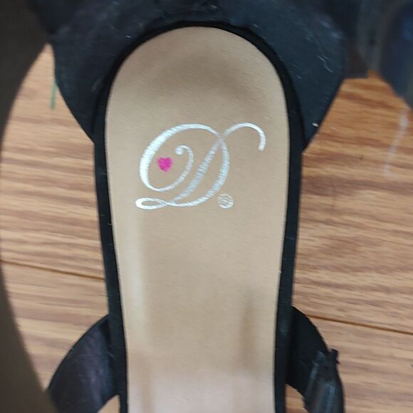 Derek Heart Chunky ankle strap black heels  Sz 8.5 - Picture 6 of 7